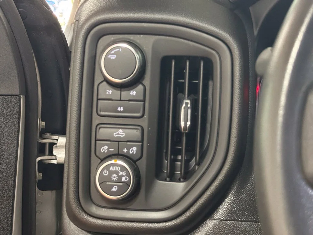 Used 2021 Silver Ice Metallic Chevrolet Custom image 26