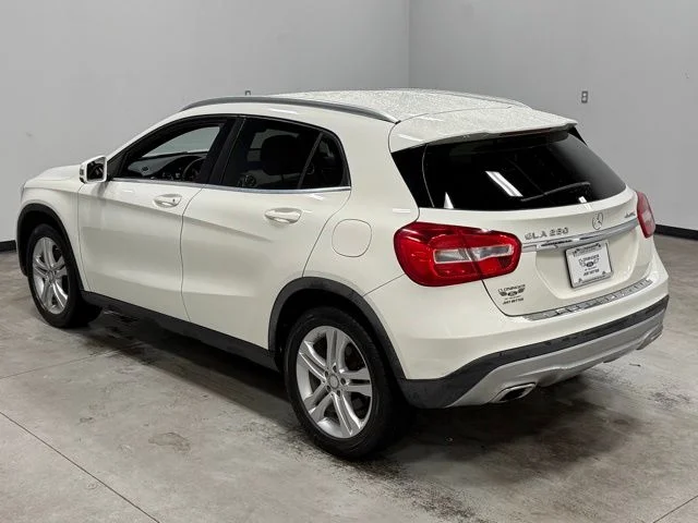 Used 2016 White Mercedes-Benz GLA 250 image 9