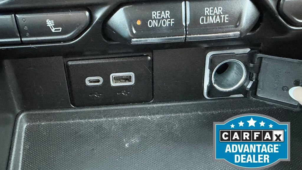 Used 2022 Black Chevrolet Z71 image 37