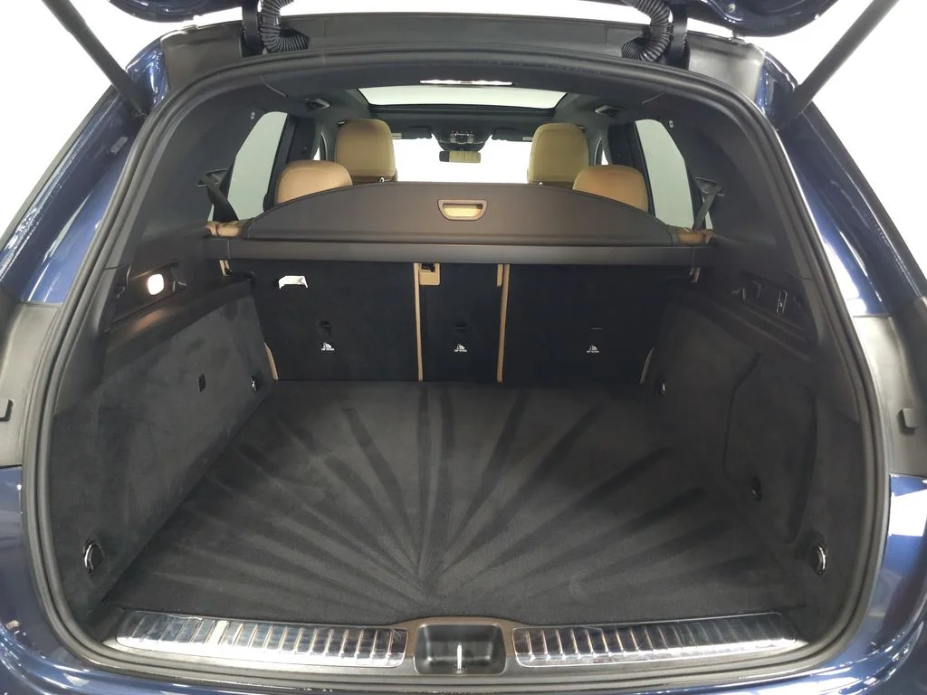 Used 2025 Twilight Blue Metallic Mercedes-Benz GLE 450e image 30