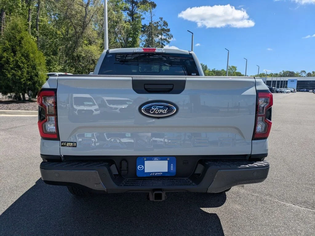 New 2026 Avalanche Ford Lariat image 5