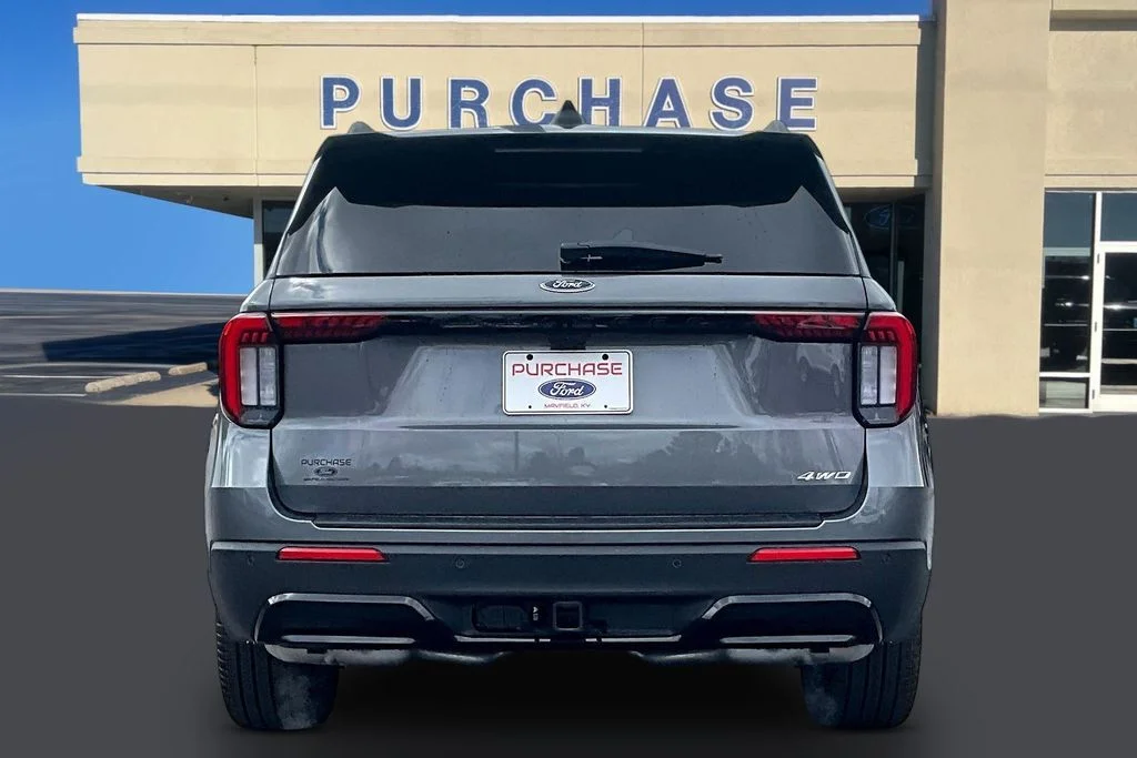 New 2026 Carbonized Gray Metallic Ford ST-Line image 4