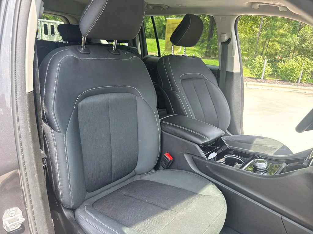 Used 2023 Gray Metallic Jeep Laredo image 35