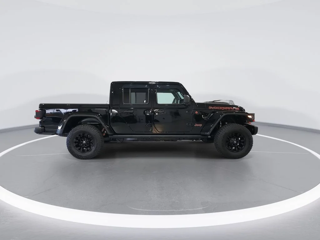 Used 2025 Black Jeep Mojave image 9