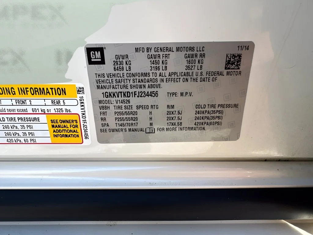 Used 2015 White GMC Denali image 28