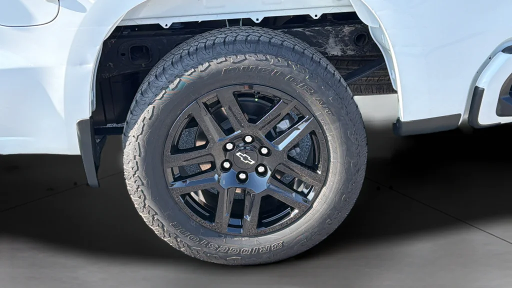 Used 2024 White Chevrolet Custom image 16