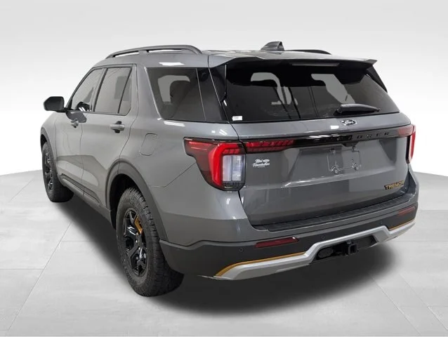 New 2026 Carbonized Gray Metallic Ford Tremor® image 51