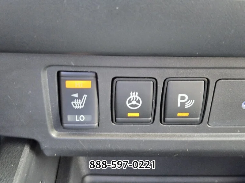 Used 2022 Glacier White NISSAN SV image 26