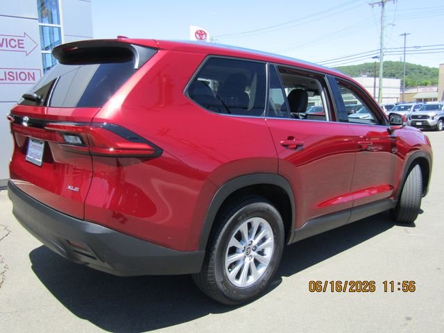 Used 2024 Pearl Toyota XLE image 6