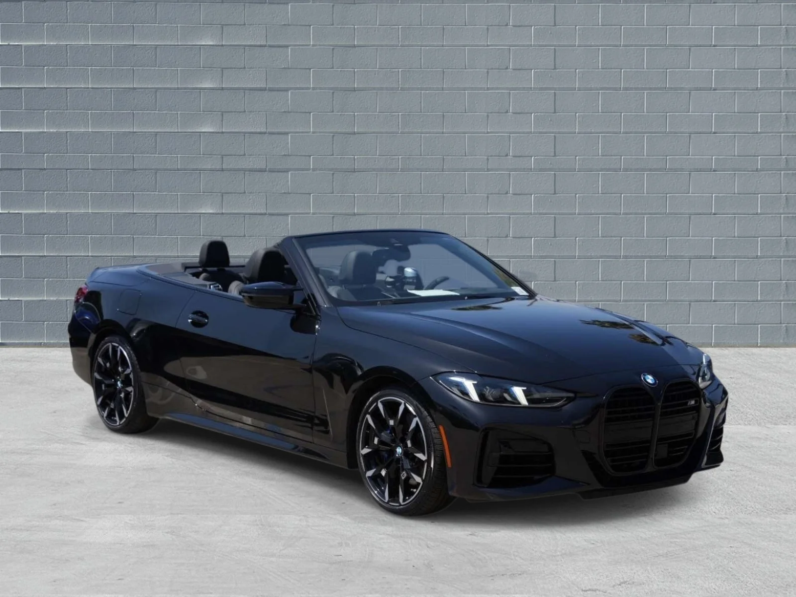 2025 BMW 4 Series M440i Convertible's photo