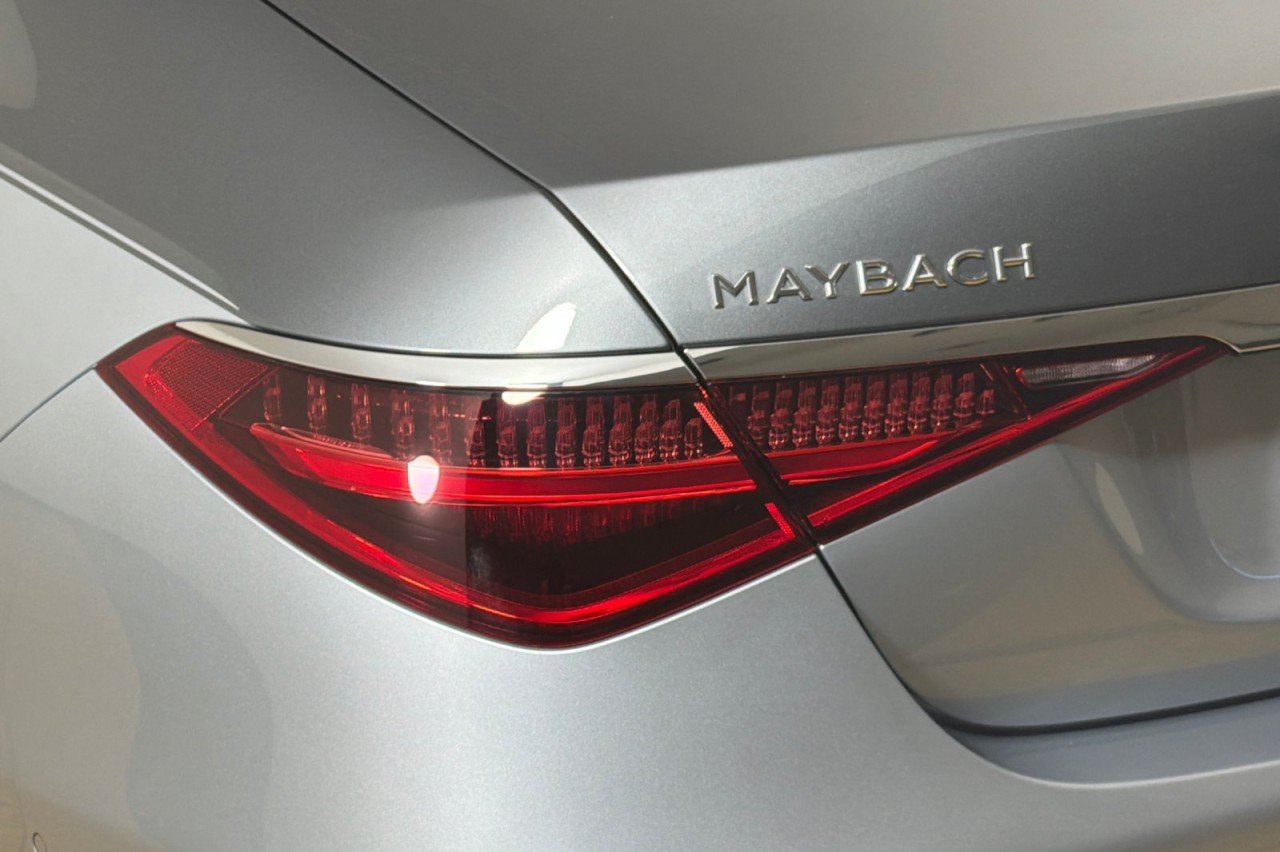Certified Used 2024 Cirrus Silver Metallic Mercedes-Benz Maybach S 580 image 26