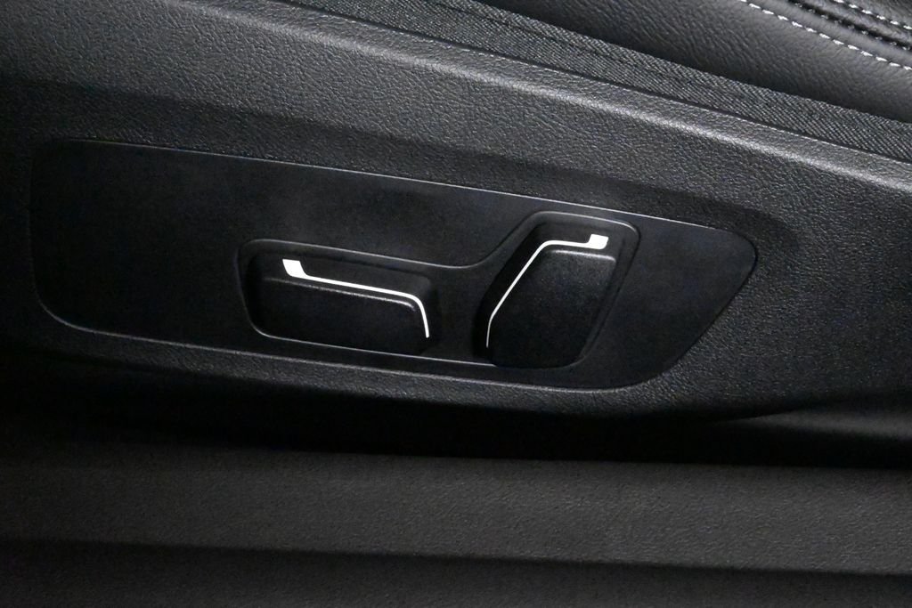 2025 BMW 2 Series 230i - Photo 28