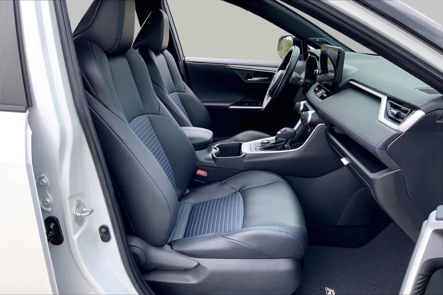 Used 2023 Wind Chill Pearl/Midnight Black Metallic Toyota Hybrid XSE image 9