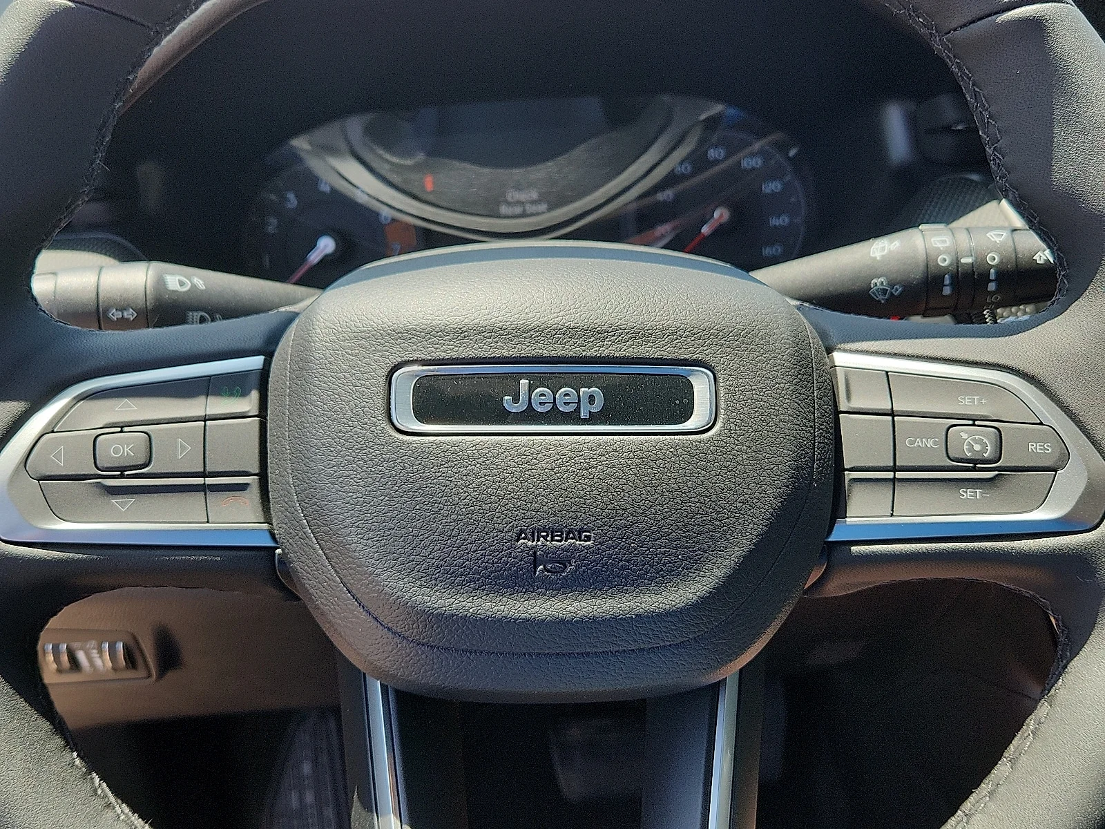 New 2026 Bright White Clear-Coat  Paint Jeep LATITUDE ALTITUDE 4X4 image 19