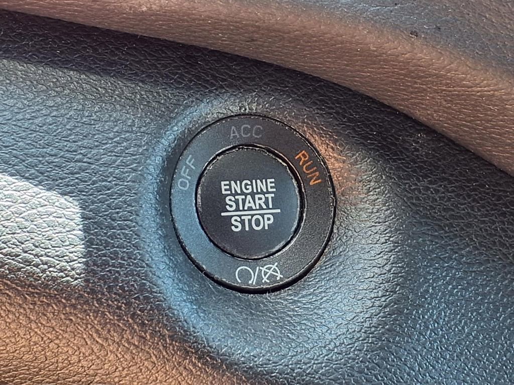 Used 2019 Sting-gray Clearc Jeep Latitude Plus image 21