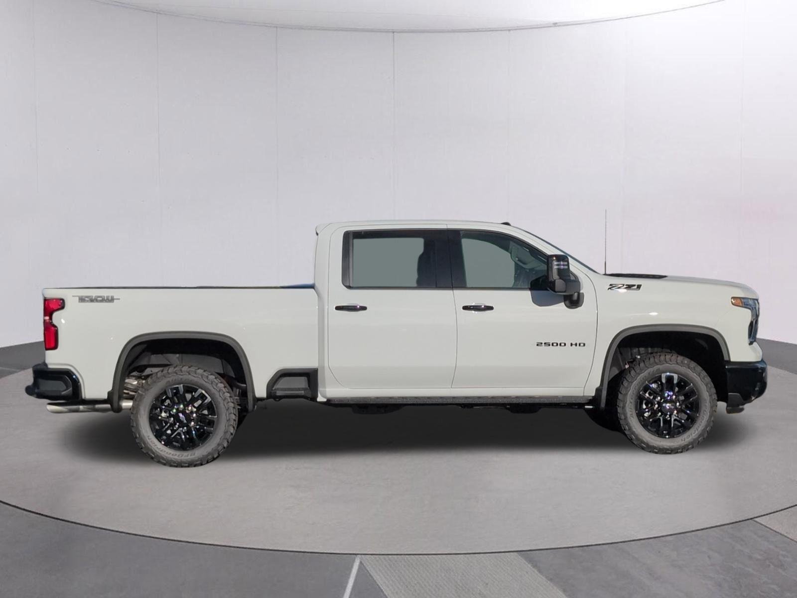 2026 Chevrolet Silverado 2500 HD LTZ - Photo 8
