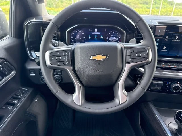 Used 2025 Black Chevrolet LTZ image 17