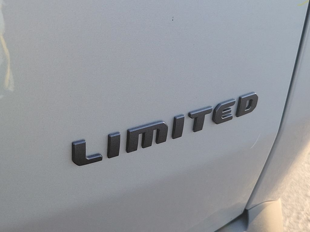 New 2026 Silver Zynith Clearcoat Jeep Limited image 8