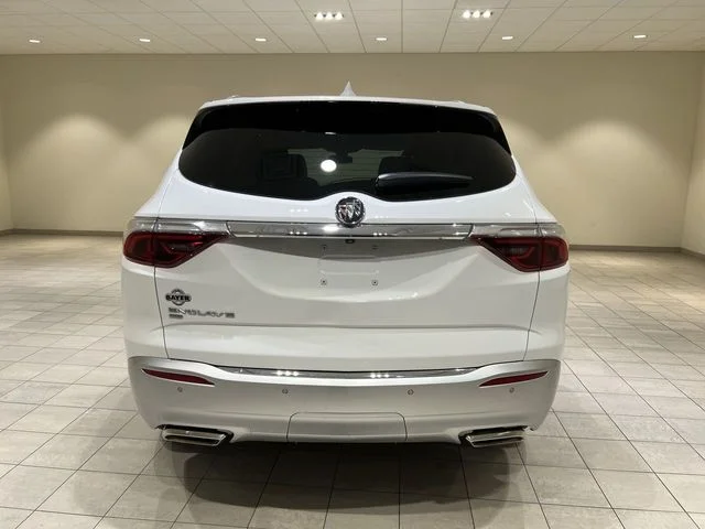Used 2023 Summit White Buick Essence image 4