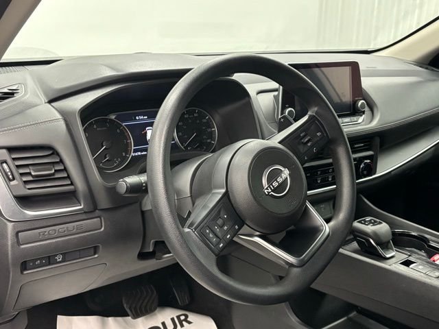 Used 2024 Silver Nissan S image 15