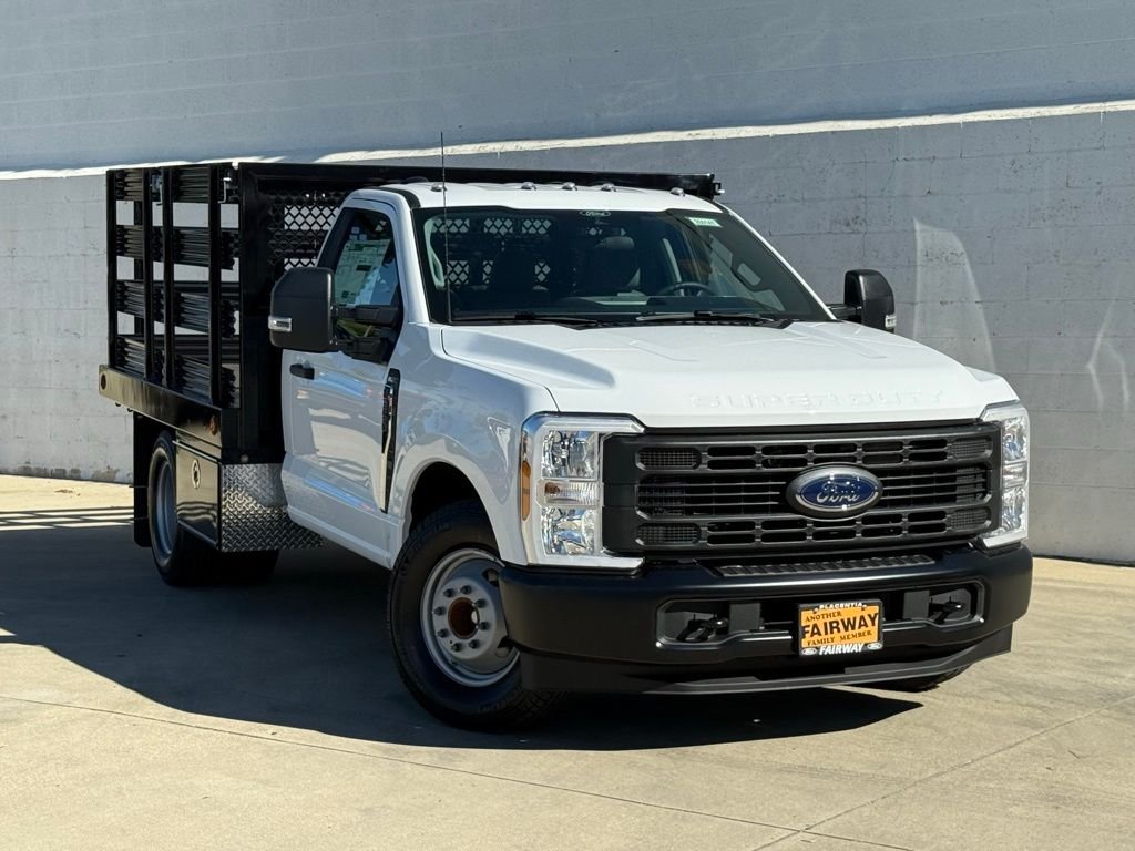 New 2026 Oxford White Ford F-350® XL image 2
