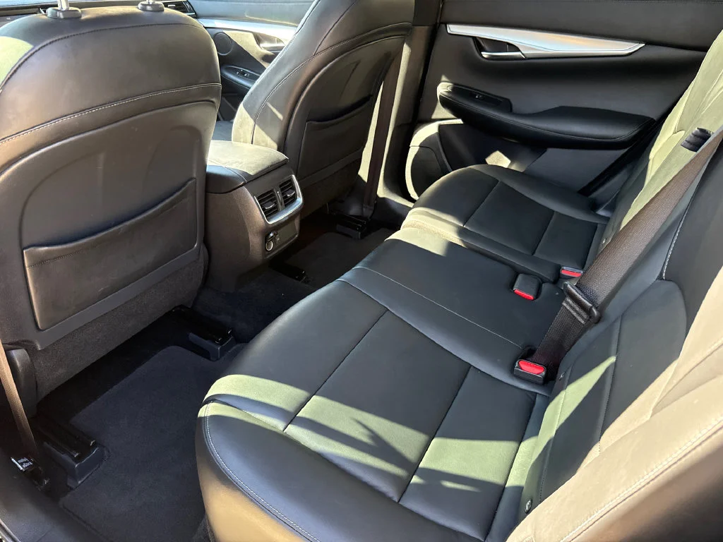 Used 2020 Black Obsidian INFINITI LUXE image 17