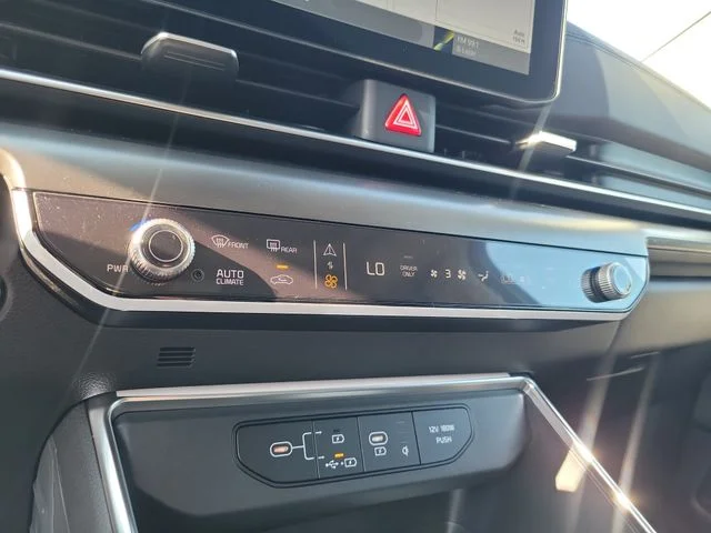 New 2026 Snow White Pearl Kia SX image 30