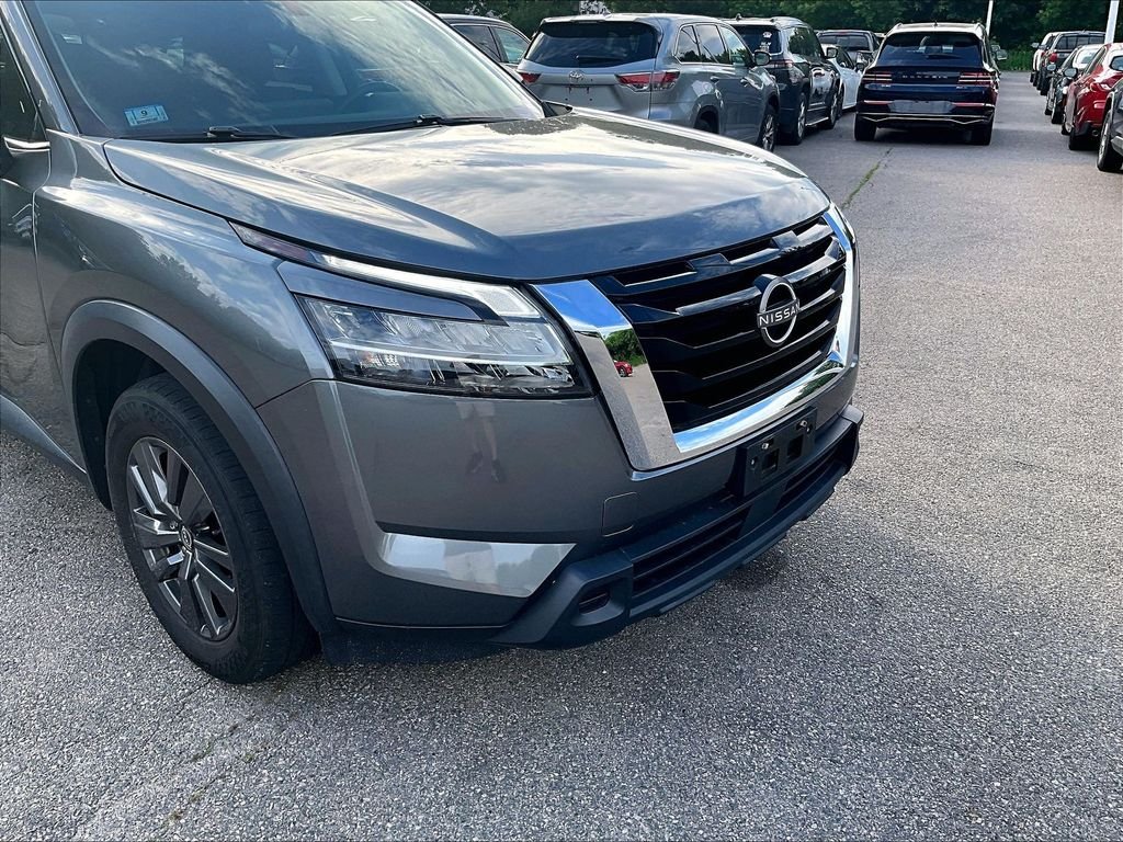 Used 2022 Gray Nissan S image 8