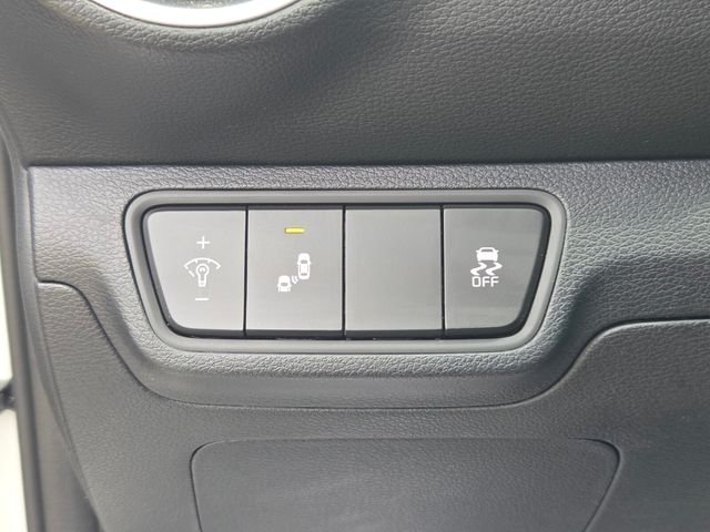 Used 2024 White Kia GT-Line image 26