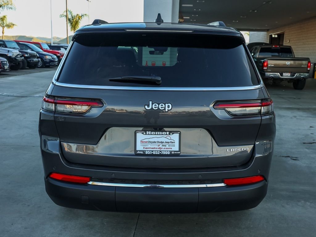 New 2026 Baltic Gray Metallic Clear-Coat Exterior Paint Jeep Laredo image 4