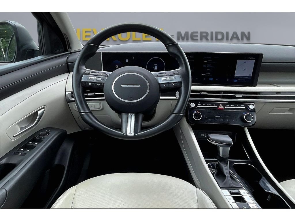 Used 2025  Hyundai SEL Convenience image 5
