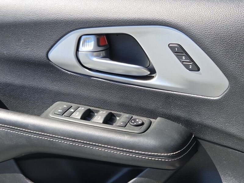 Used 2020 Ceramic Gray Clearcoat Chrysler Touring L Plus image 29