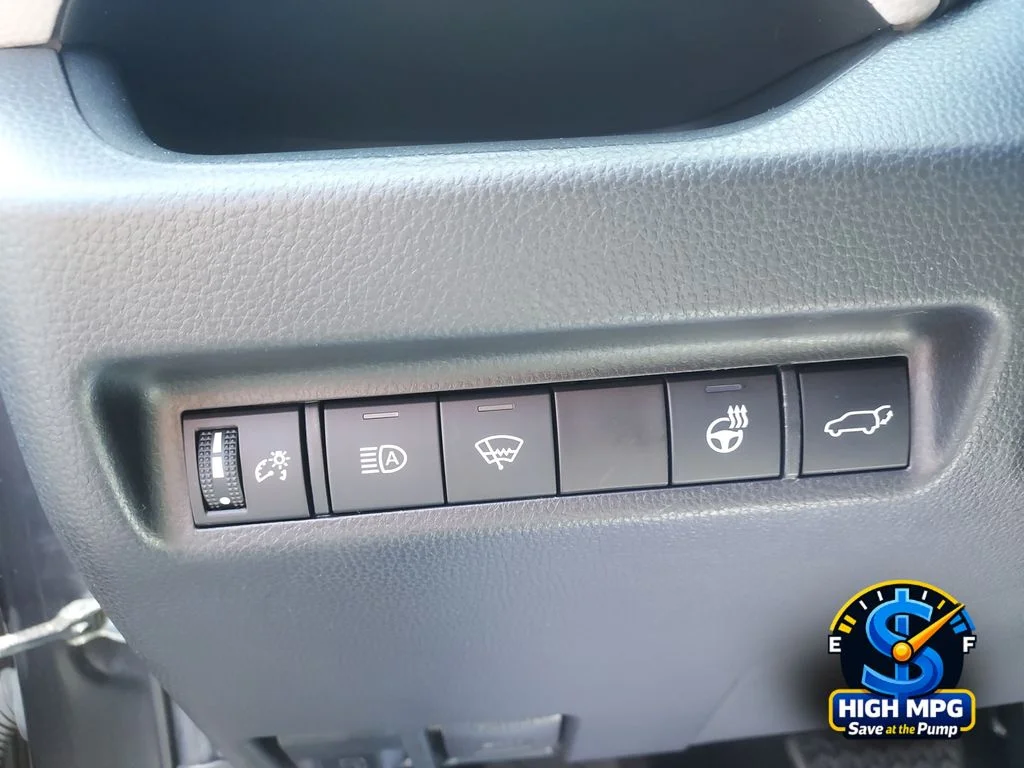 Used 2021 Gray Toyota XLE Premium image 19