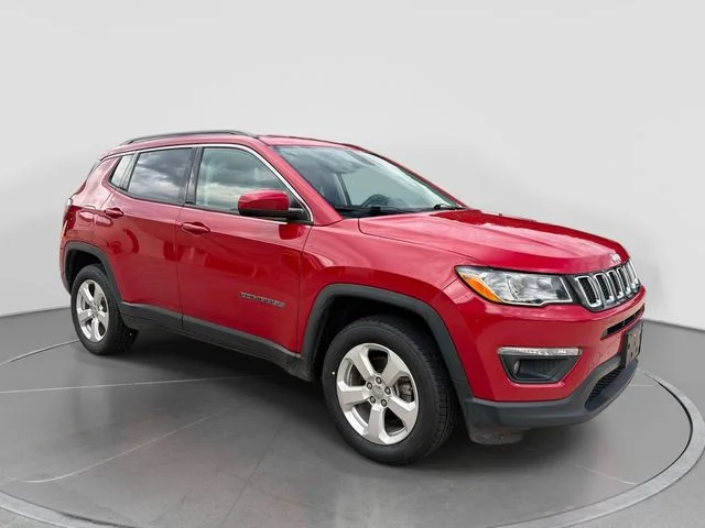 Used 2019 Red Jeep Latitude image 30