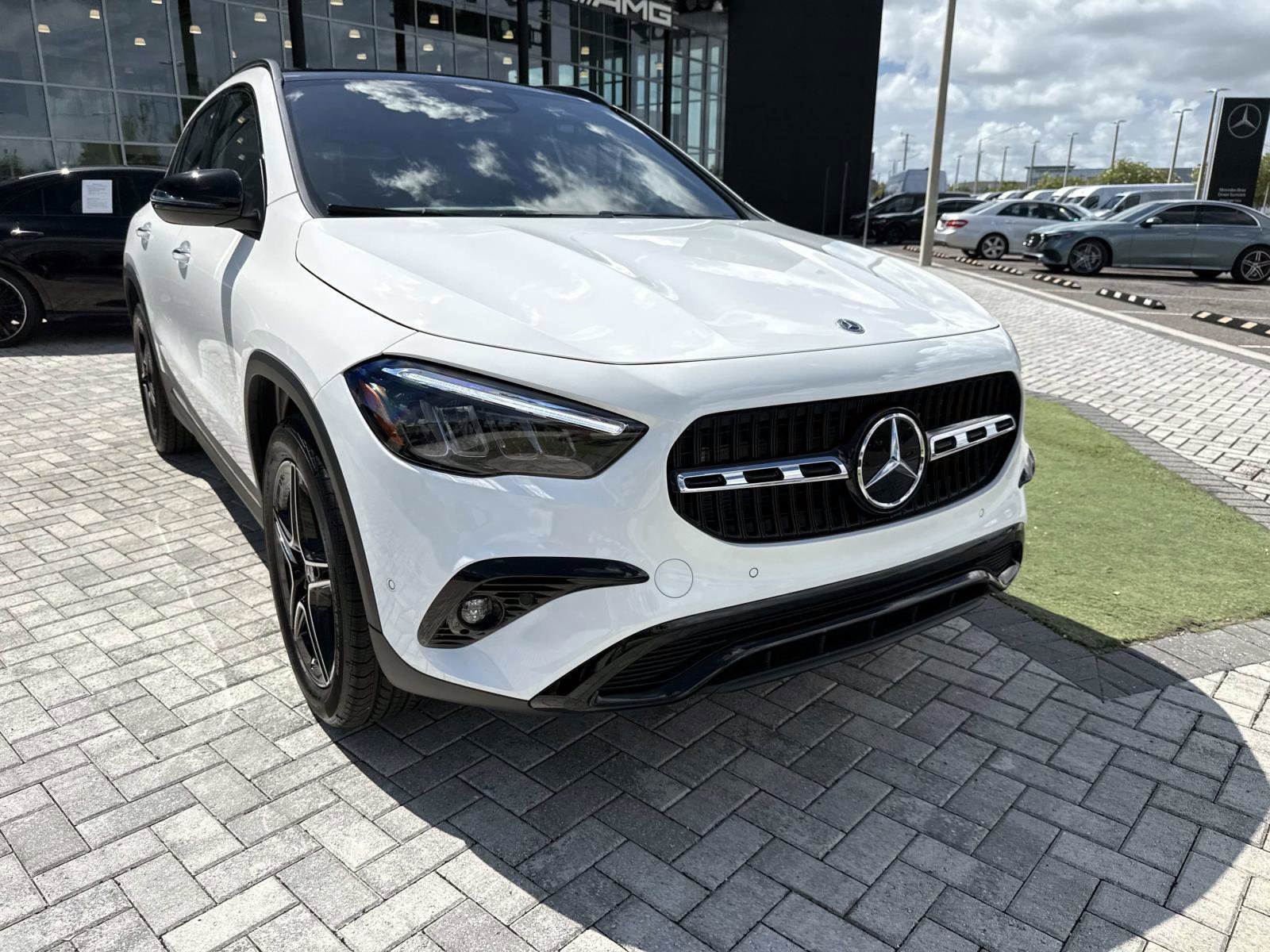 New 2026 Polar White Mercedes-Benz 250 SUV image 8