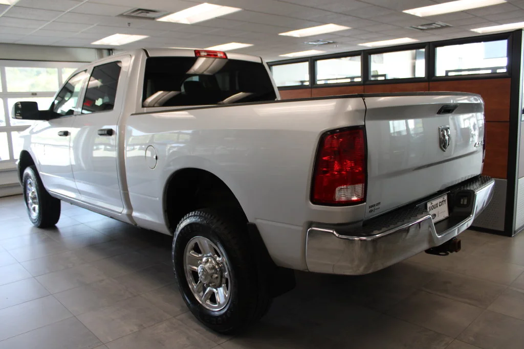 Certified Used 2018 Bright Silver Clearcoat Metallic Ram Tradesman image 6