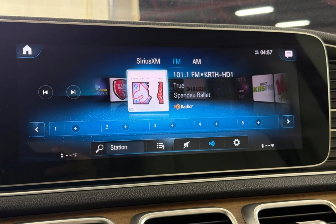 Used 2022 Polar White Mercedes-Benz GLE 350 image 16