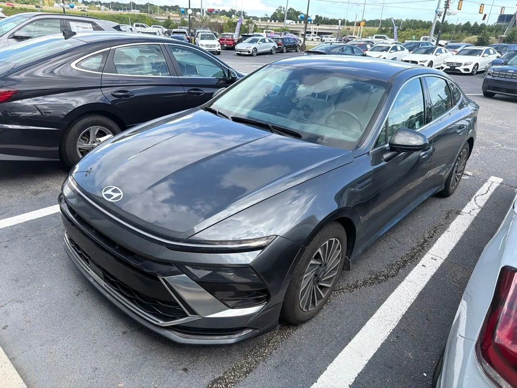 Used 2024 Gray Hyundai SEL image 2