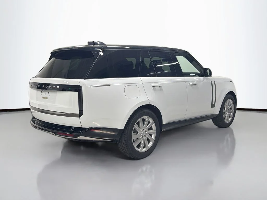 Certified Used 2025 Fuji White Land Rover SE image 9