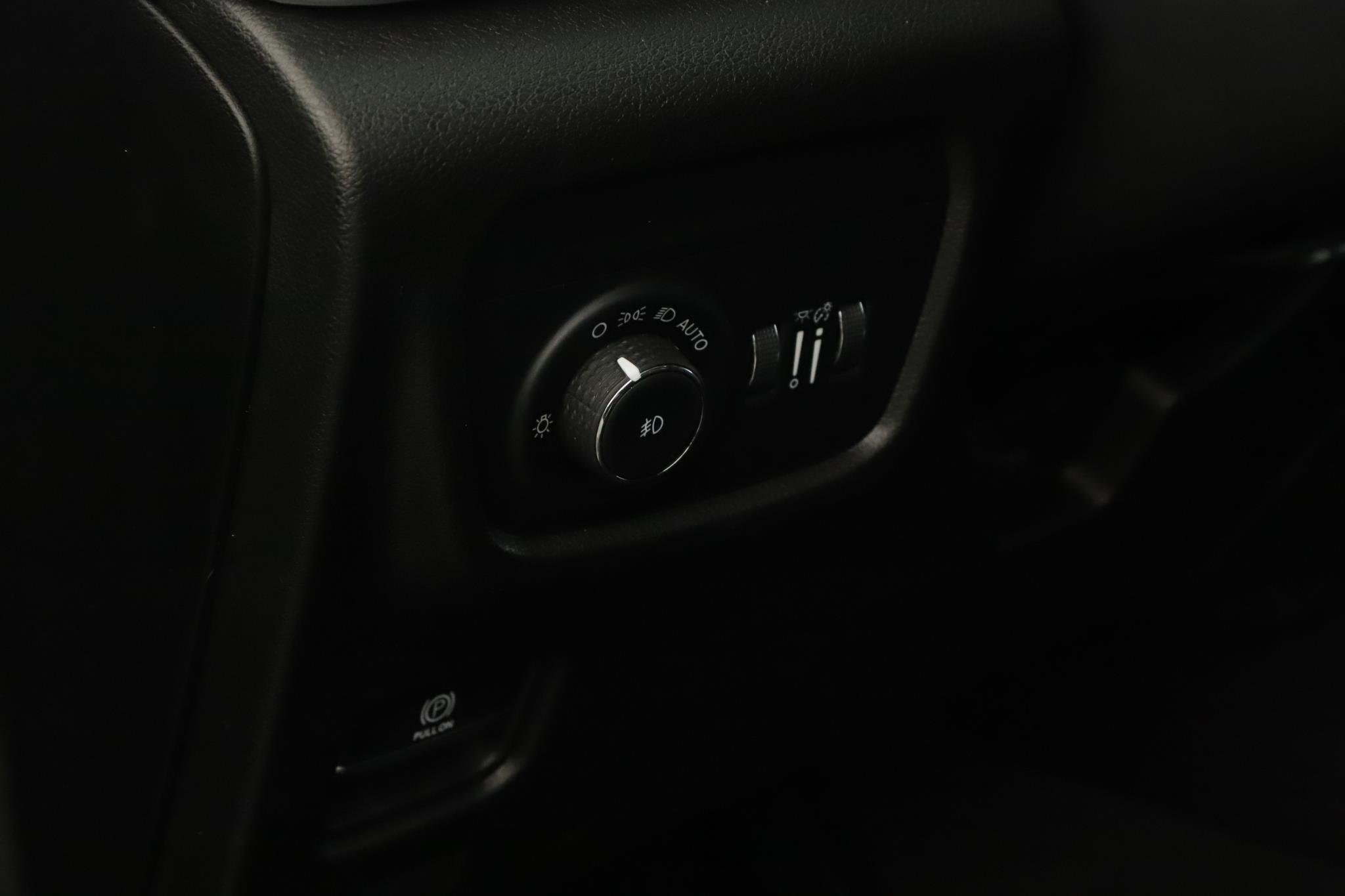 Used 2023 Diamond Black Crystal Pearlcoat Jeep Limited 4x4 image 8