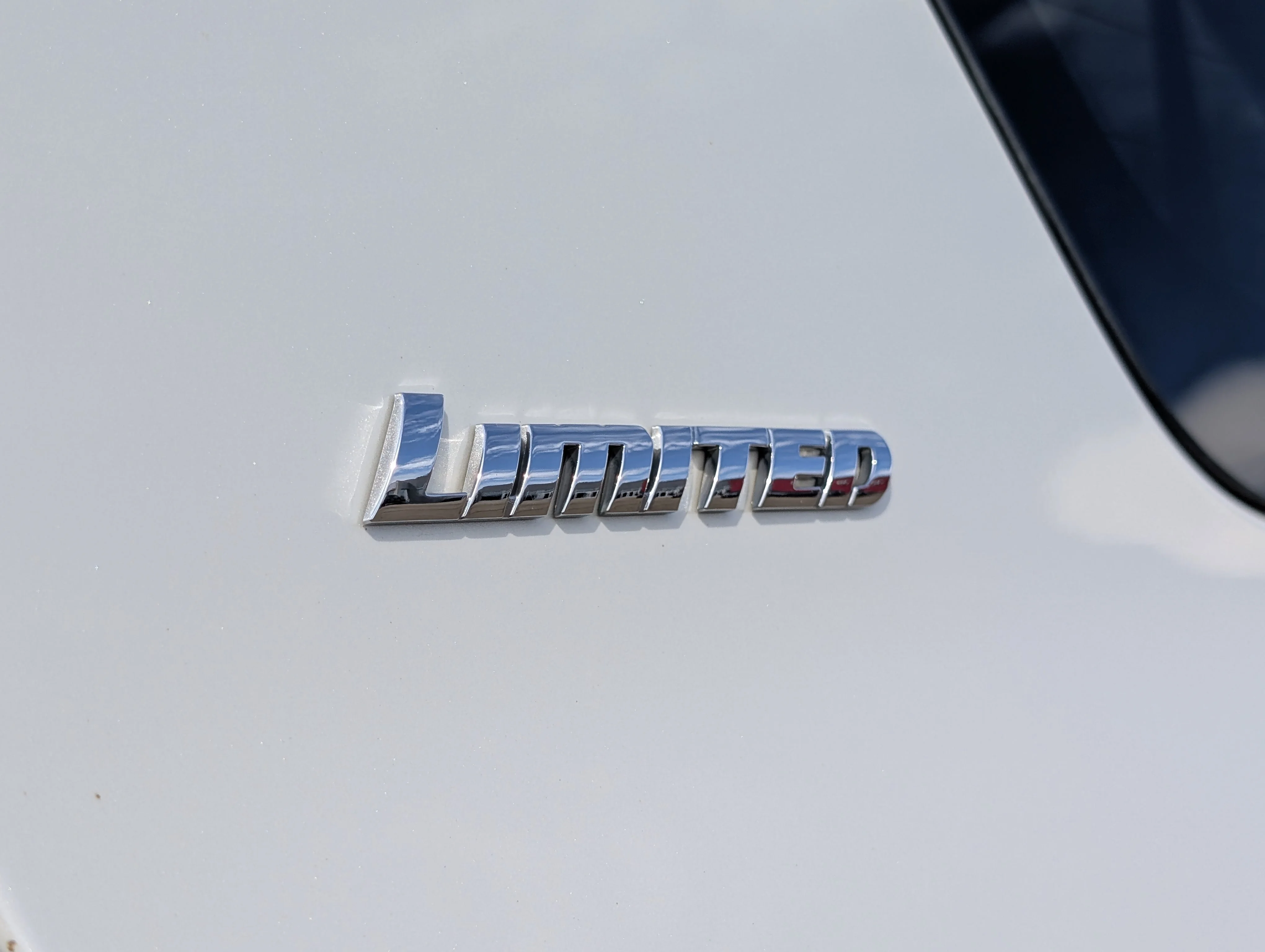 Used 2023 Blizzard Pearl Toyota LIMITED image 15