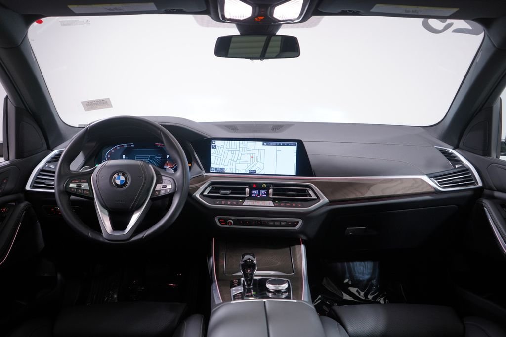 Used 2023 Dark Graphite BMW xDrive40i image 10