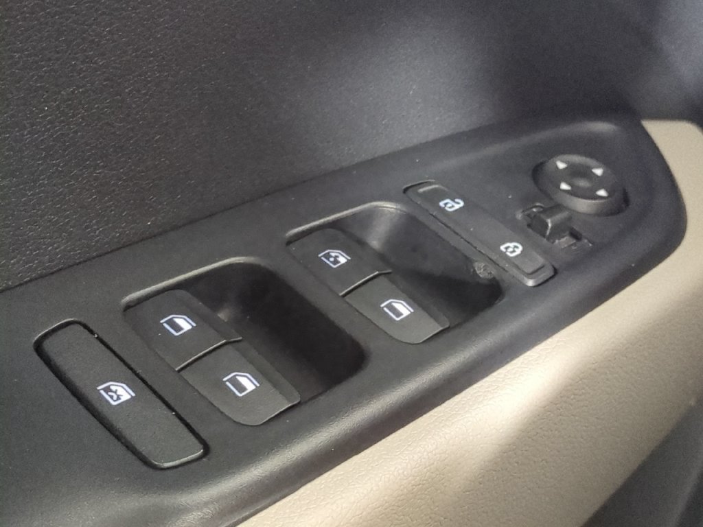 2025 Hyundai Venue SEL - Photo 39