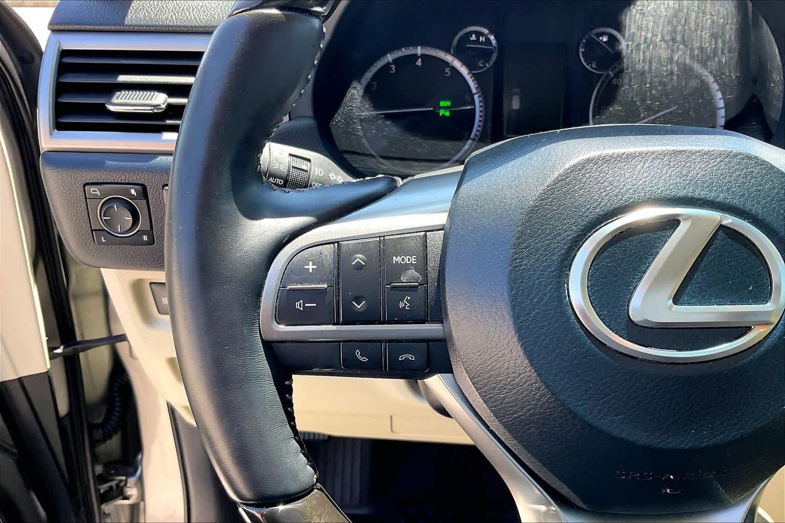 Used 2023 Atomic Silver Lexus Premium image 24