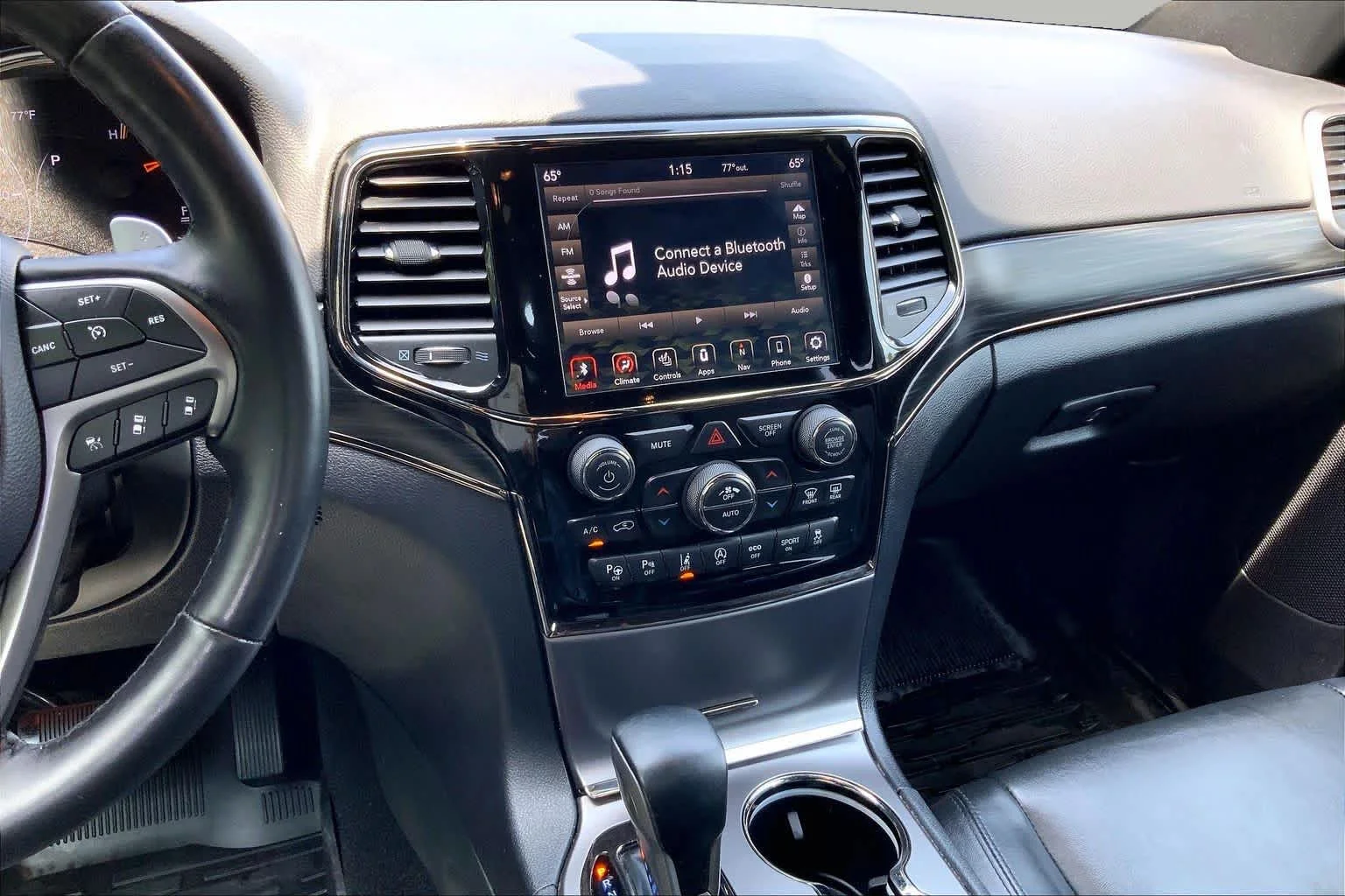 Used 2020 Diamond Black Crystal Pearlcoat Jeep Limited X image 7