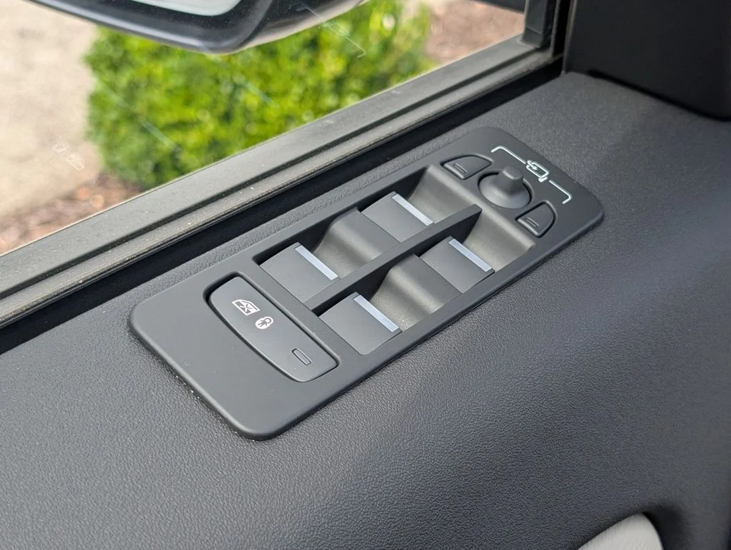 New 2026 Carpathian Grey Land Rover Landmark image 30