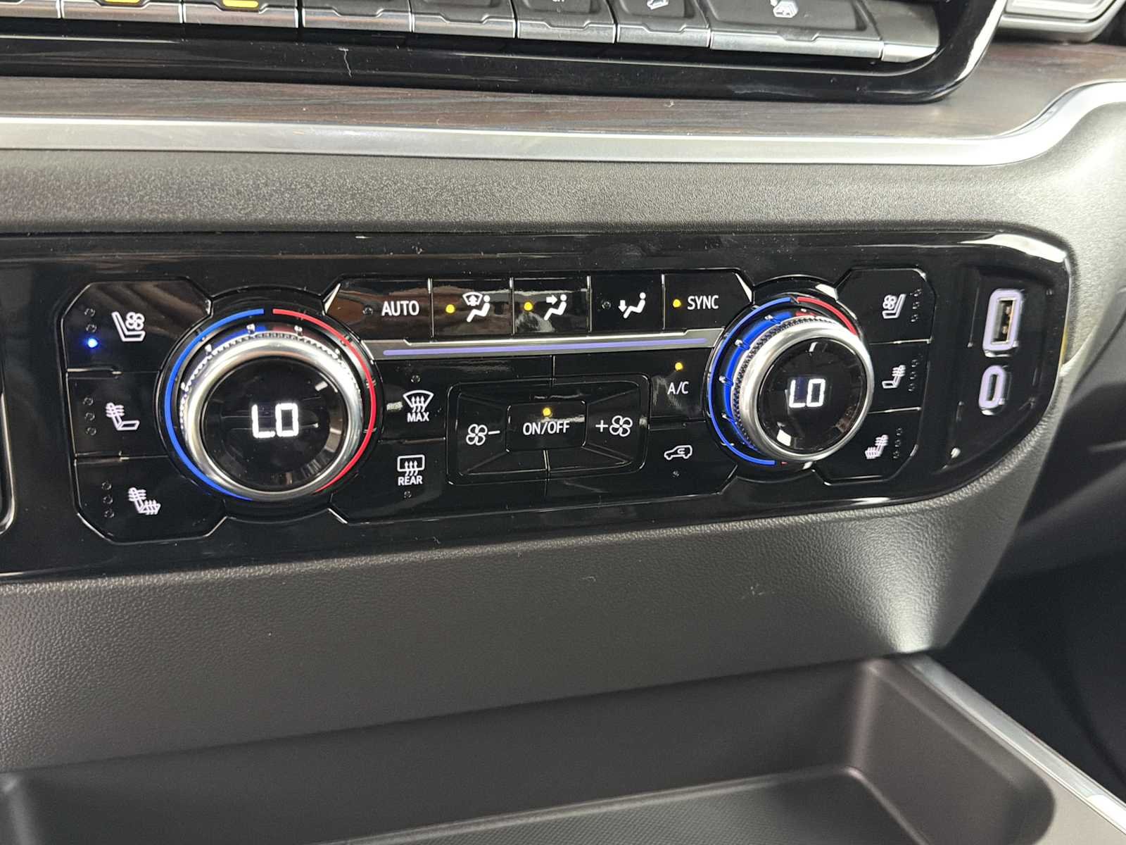 2026 GMC Sierra 1500 SLT - Photo 30