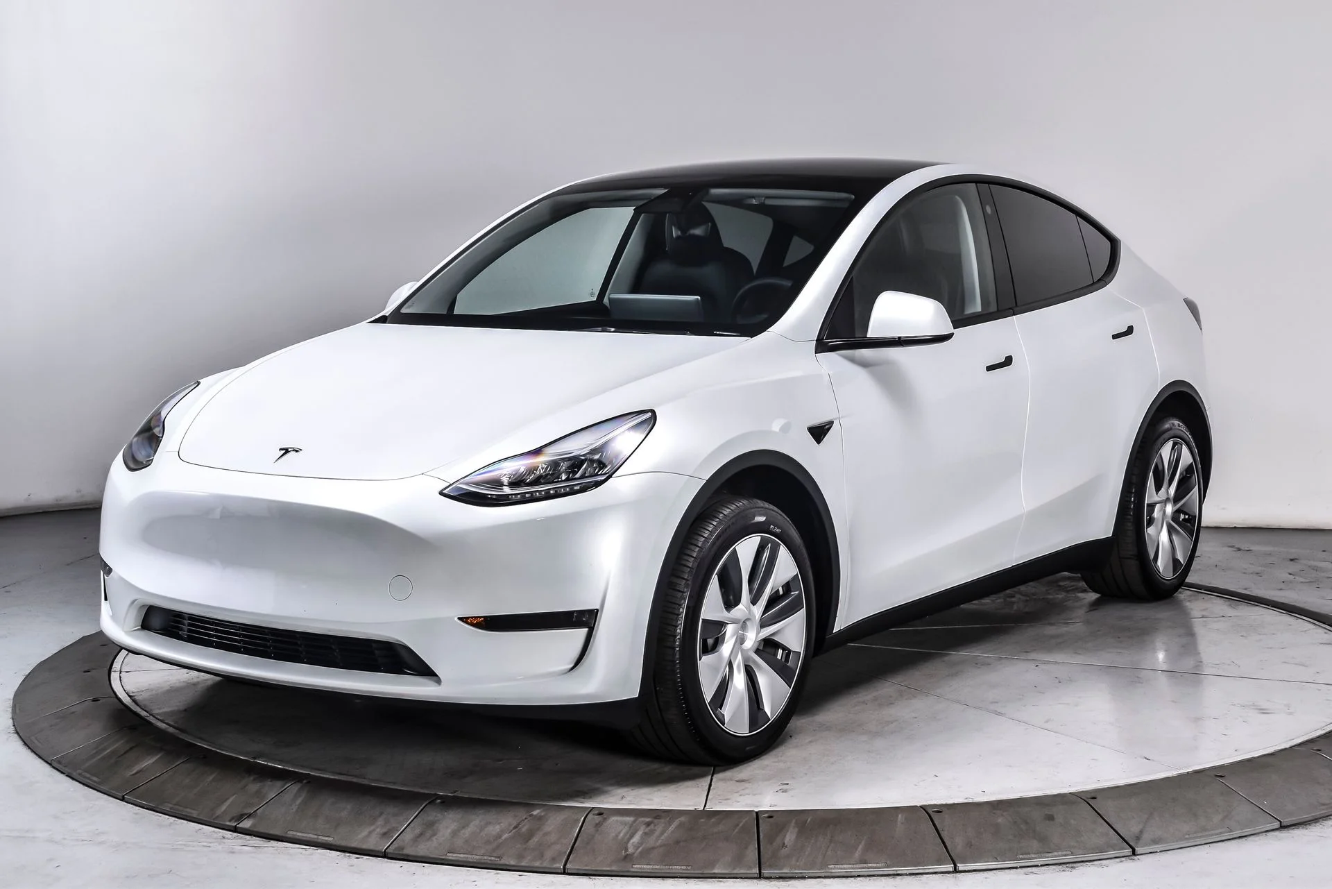 Used 2023 Tesla Model Y Long Range with VIN 7SAYGDEE5PA111407 for sale in Seattle, WA