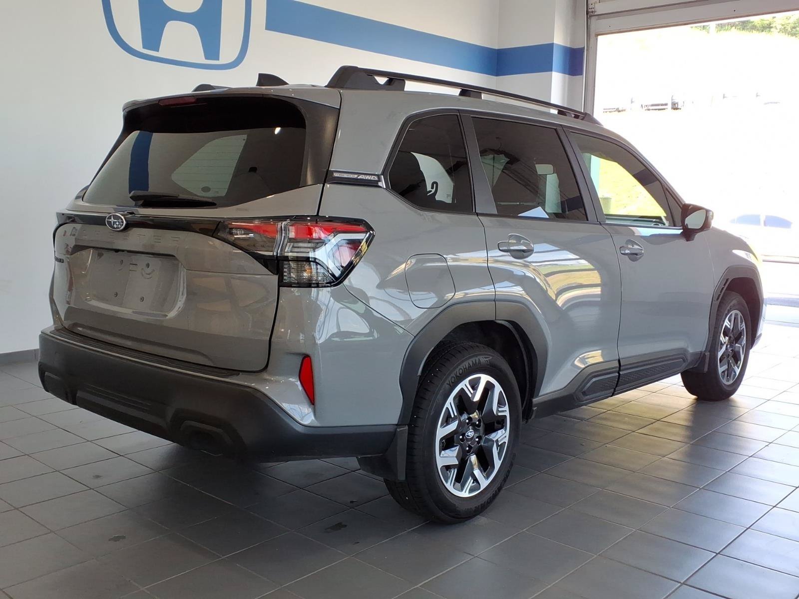Used 2026 River Rock Pearl Subaru Premium image 4