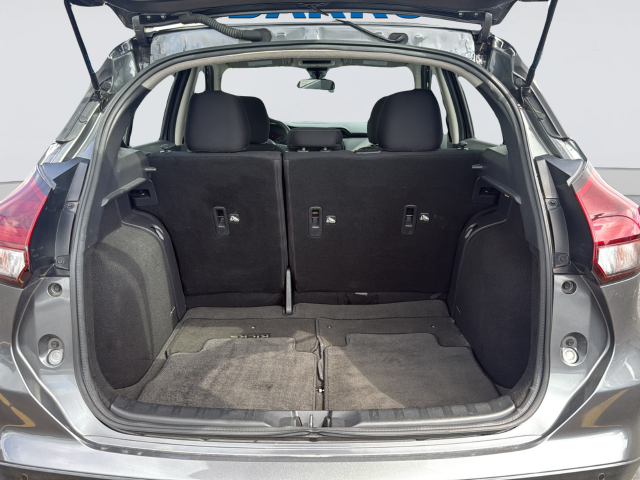 Used 2023 Gray Nissan SV image 31
